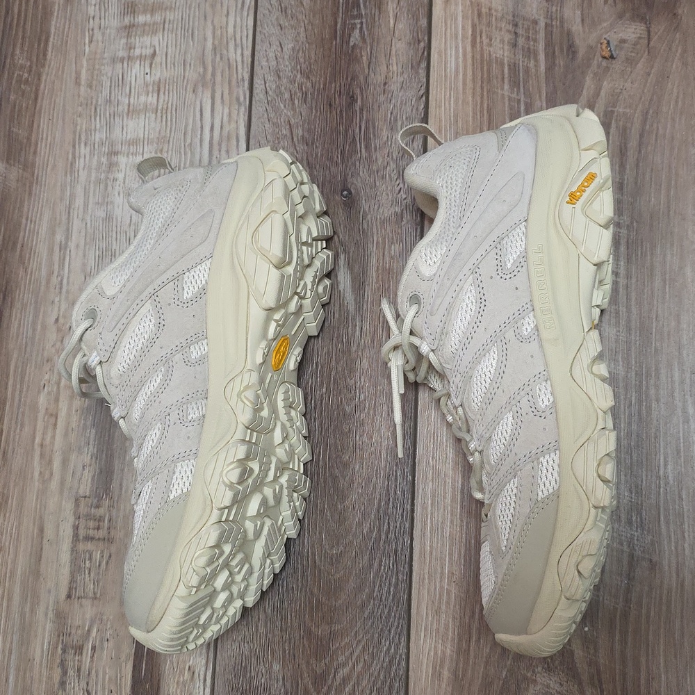 Merrell Men's Off-White/Tan Hiking Sneakers